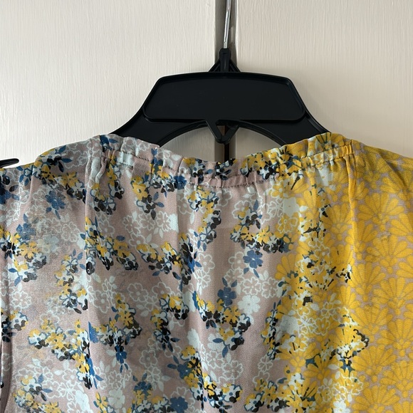 Cabi sheer two tone blouse - Picture 4 of 7